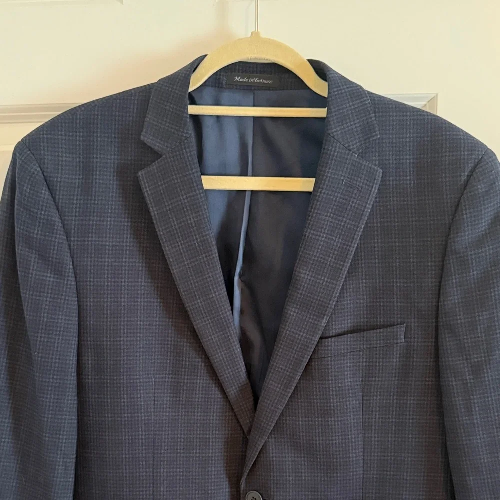 Van Heusen Flex Slim Fit 42R Navy Blue Plaid Blazer